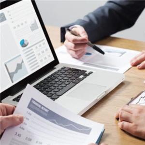 5 ویژگی بهترین شرکت خدمات مالیاتی و حسابداری؛ راهنمای انتخاب مشاور مالی