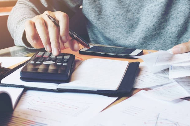 تفاوت تنخواه دار و تنخواه گردان